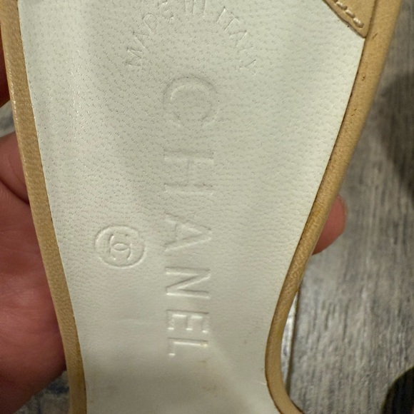 Chanel vintage heels - Picture 7 of 9